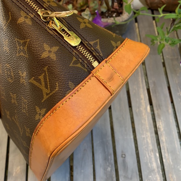 💗SOLD💗Louis Vuitton Alma in monogram canvas - Picture 3 of 16